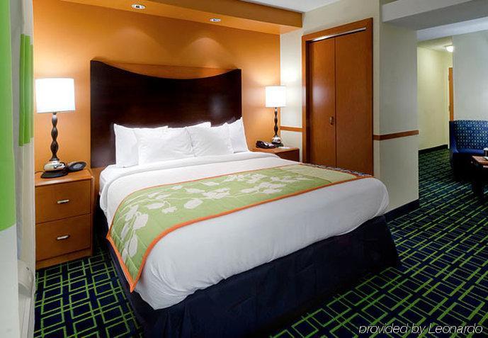 Fairfield Inn & Suites By Marriott Matthews Charlotte Room photo