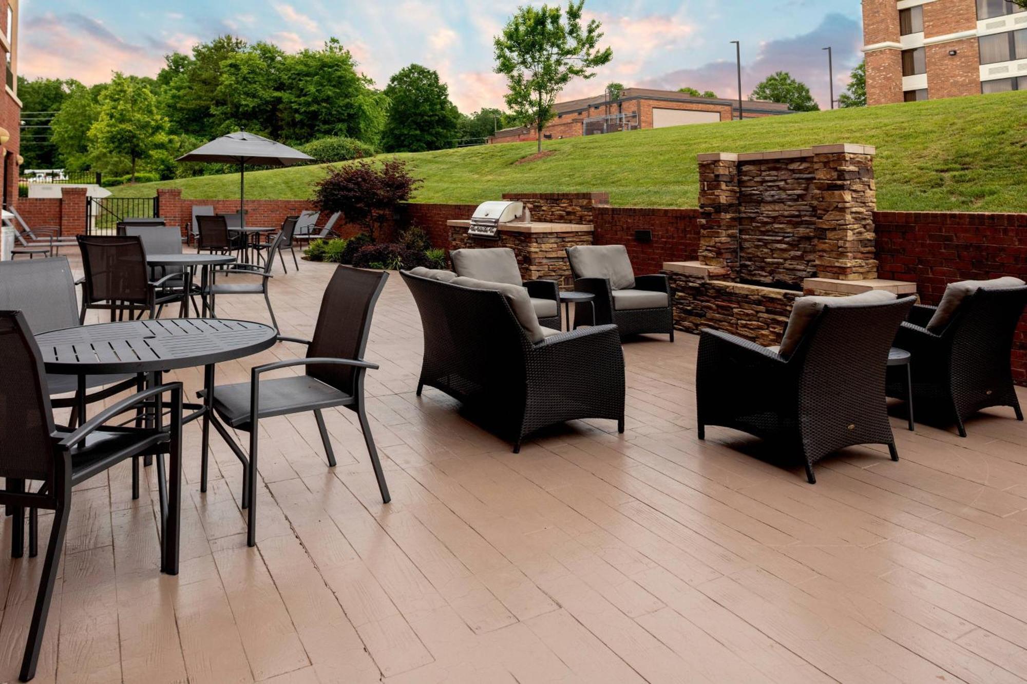 Fairfield Inn & Suites By Marriott Matthews Charlotte Exterior photo